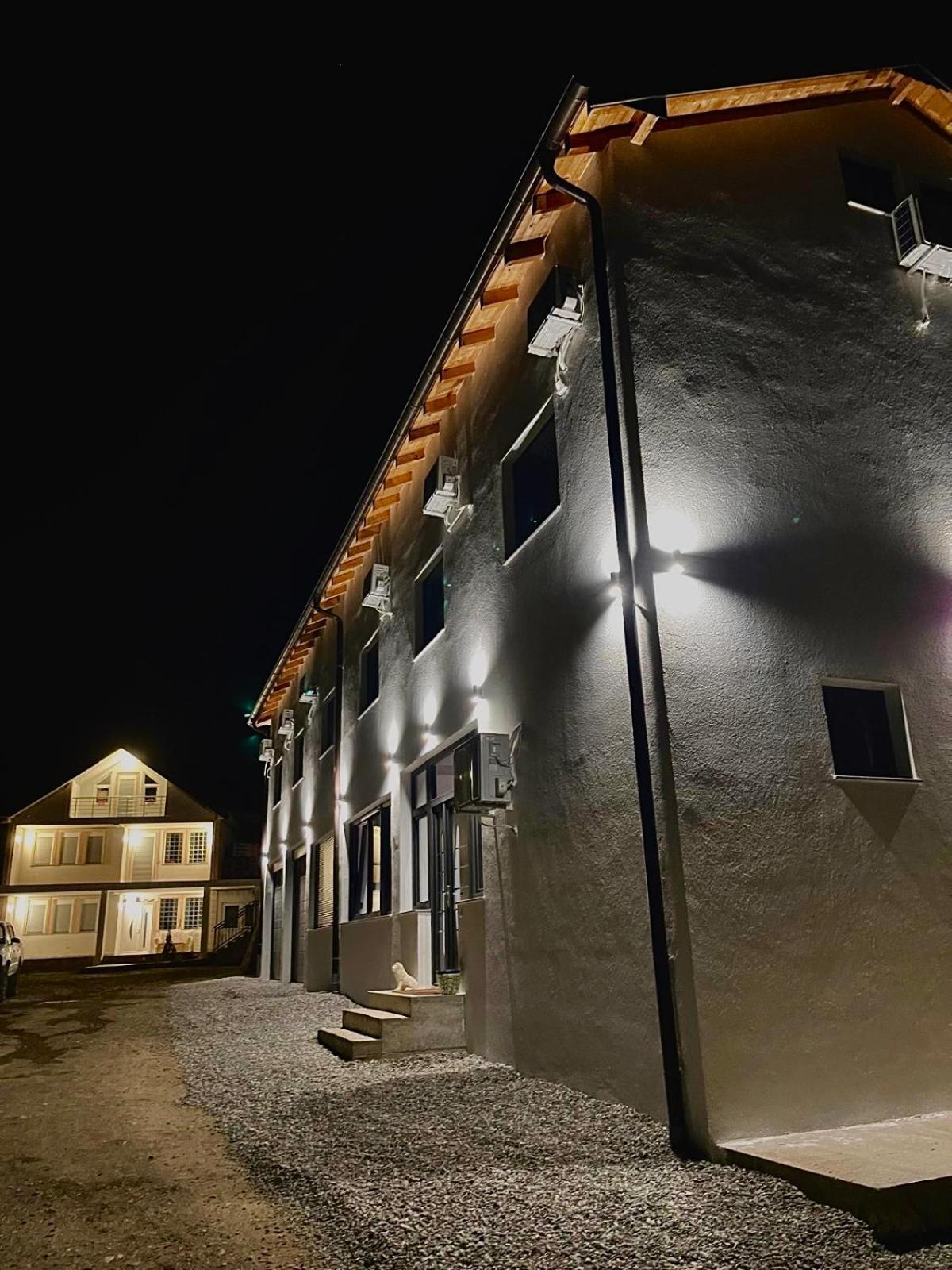 Guesthouse Tropoje E Vjeter Exterior photo
