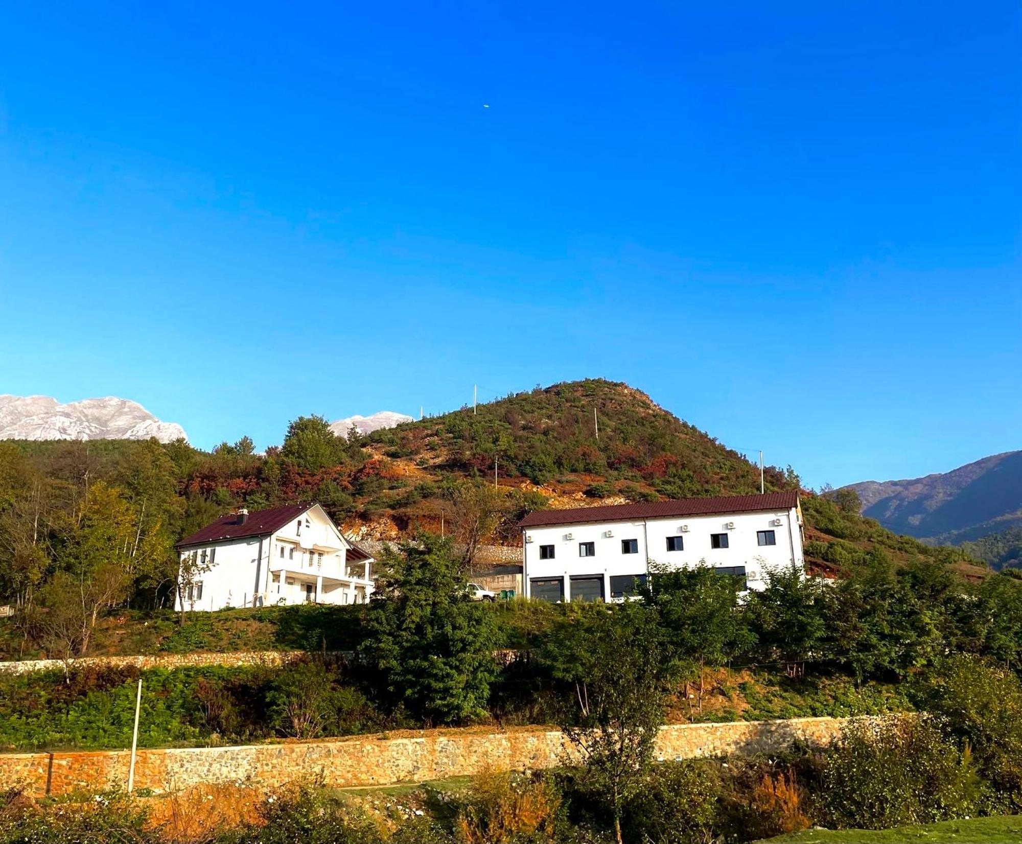 Guesthouse Tropoje E Vjeter Exterior photo